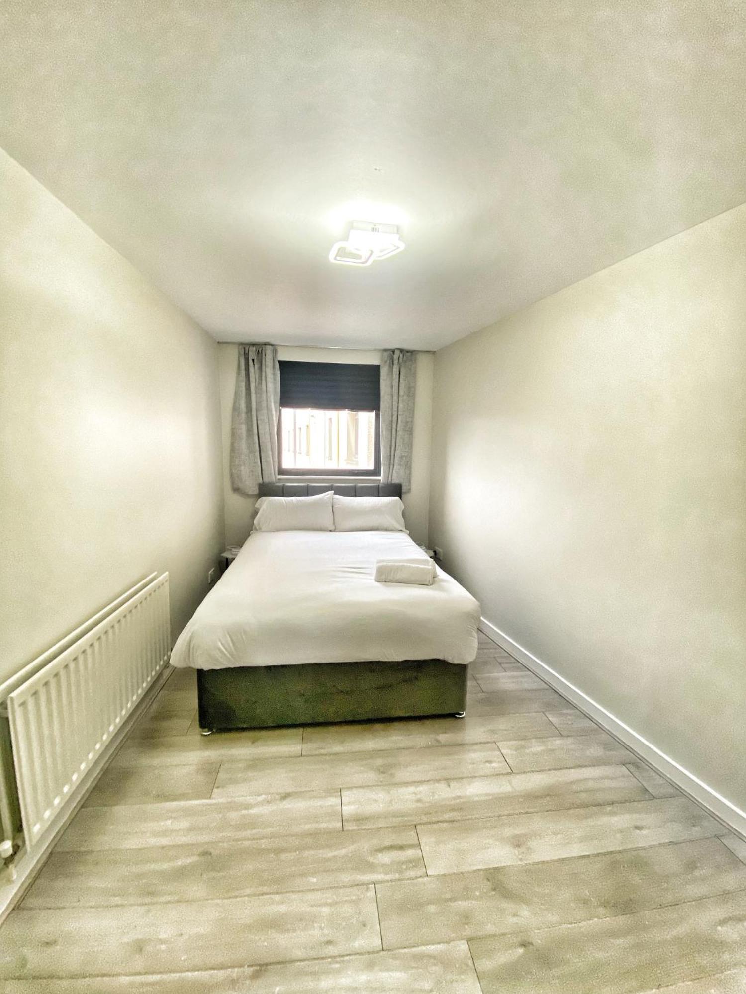 2 Bed City Centre Apt, Free Parking - Albert Clock, Customs House Belfast Kültér fotó